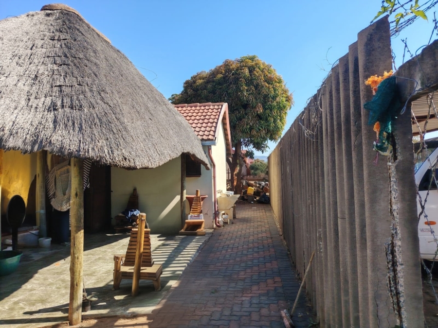 3 Bedroom Property for Sale in Geelhoutpark North West